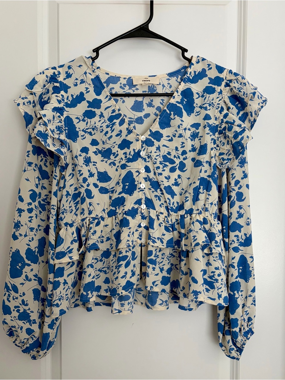Dry Goods Blue & White Floral Ruffle Button-Front Blouse